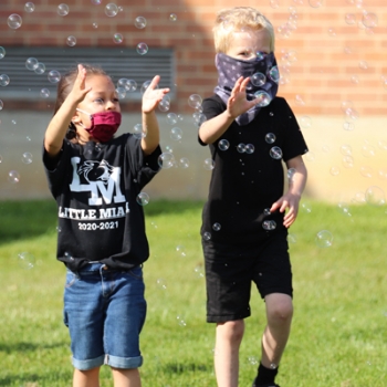 photo of students at field day